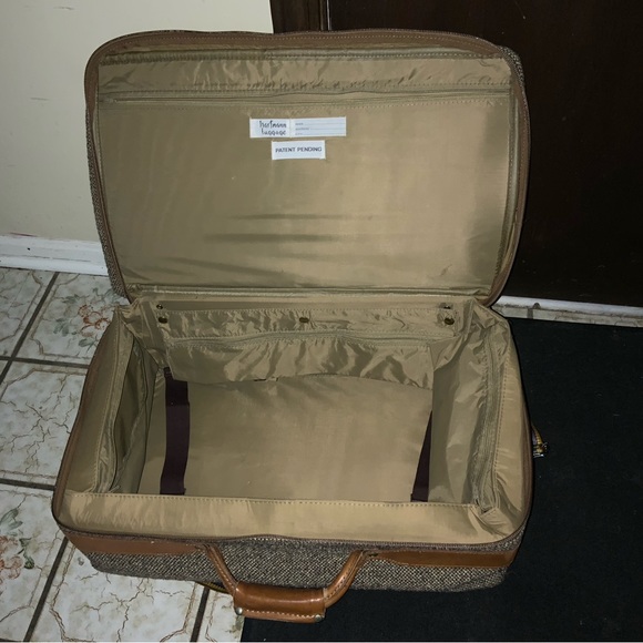 Vintage Tweed Hartmann hand Luggage with OEM key. - Picture 2 of 5